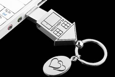 Flash Drive Keychains - Bringing the Data with You Wherever You Go